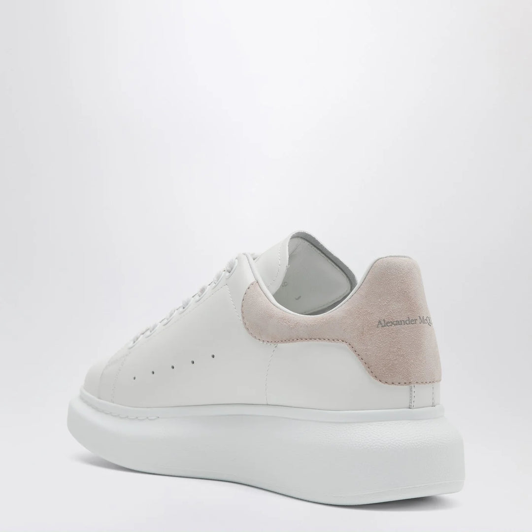 Alexander McQueen - Oversized Sneakers in white/patchouli